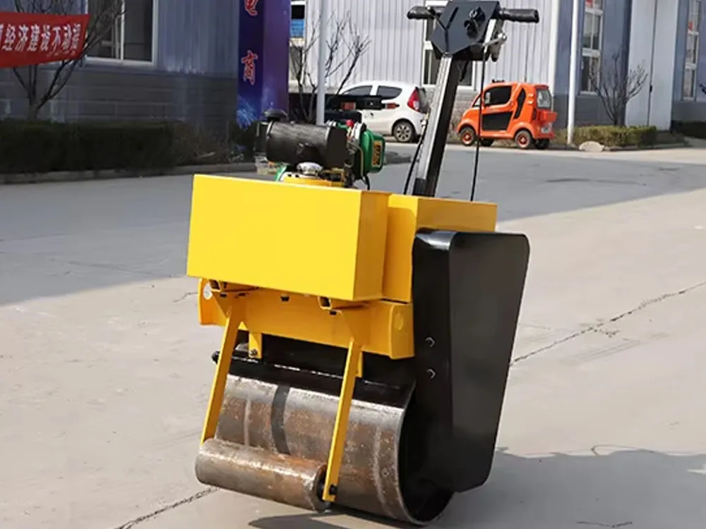 Rodillo vibratorio pequeño de una sola rueda de 5,5 kW, 420 kg y 25 kN de China
