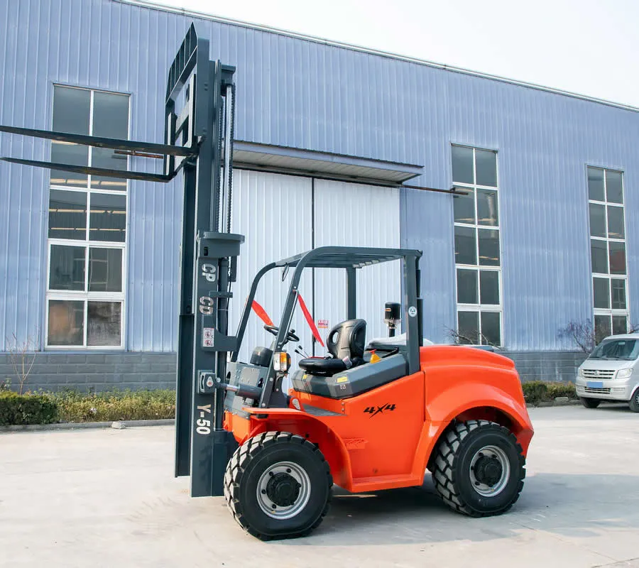 Carretilla elevadora diésel todoterreno pequeña de 5 toneladas y 88 kW