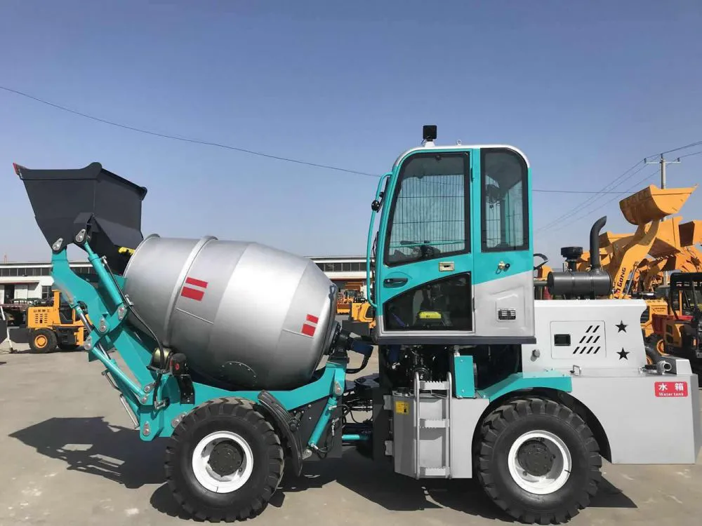 Camión mezclador de carga automática de 1,5 m³ de China