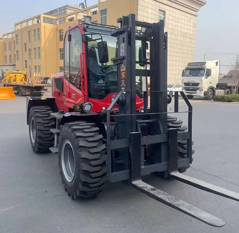 Carretilla elevadora diésel todoterreno con ruedas de 5 toneladas de China