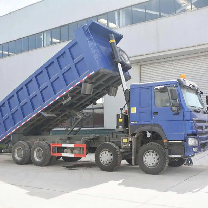 Camión volquete Sinotruk HOWO 8X4 de 371 HP