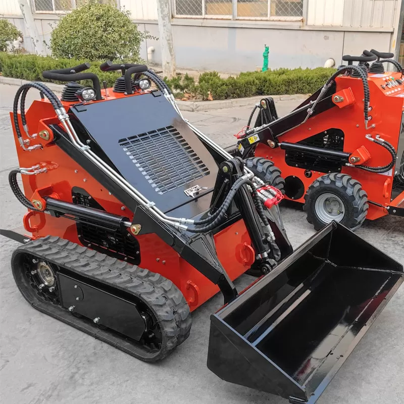 Cargadora compacta de China, 15,7 kW y 850 kg
