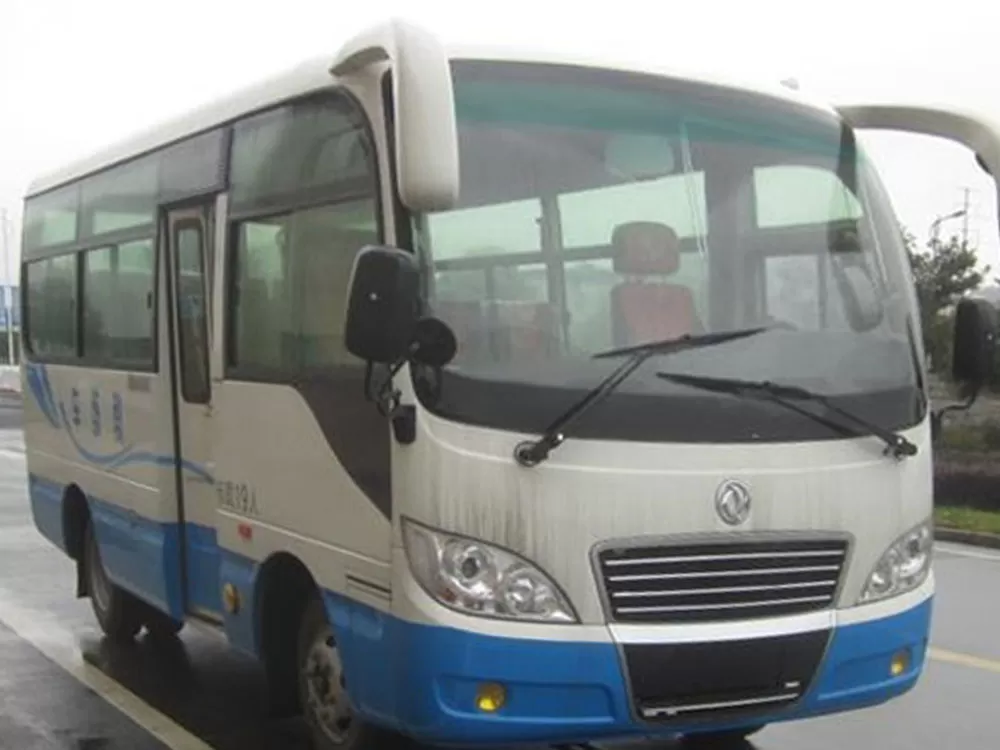 Vehículo de entrenamiento Dongfeng Chaolong EQ5060XLHTV (diésel National V, 10-19 plazas)