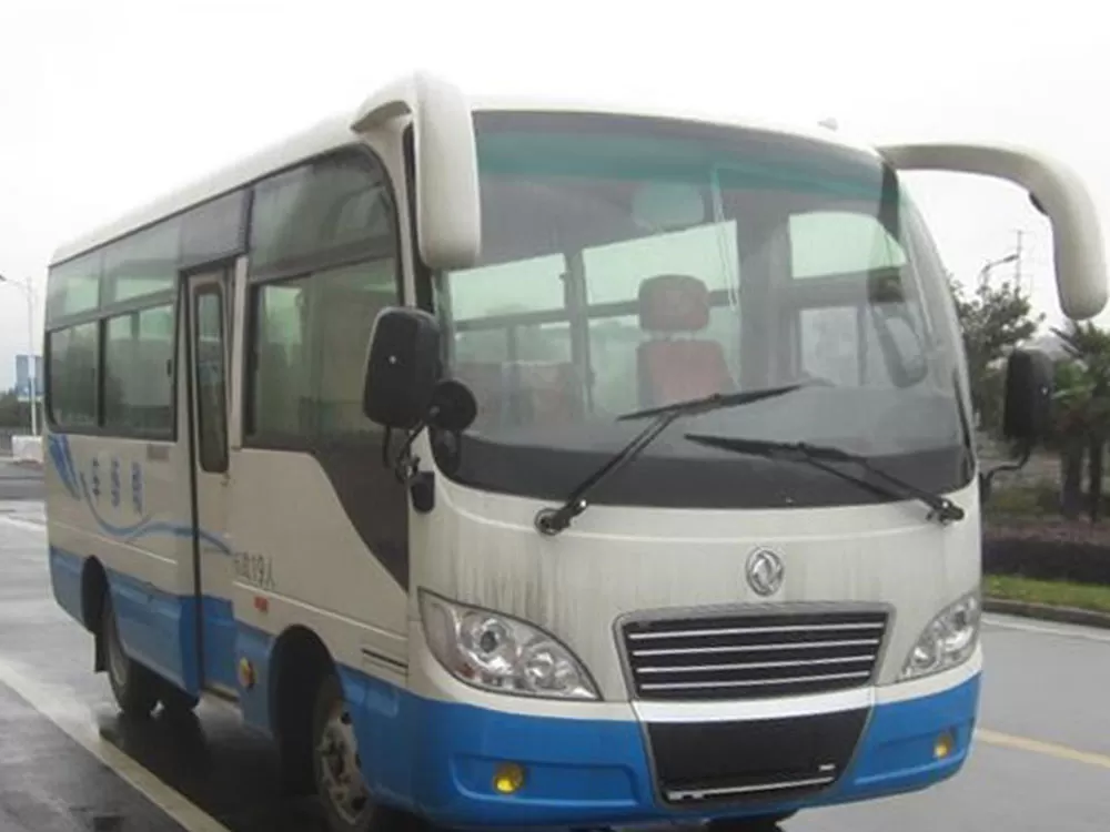Vehículo de entrenamiento Dongfeng Chaolong EQ5060XLHTV (diésel National V, 10-19 plazas)
