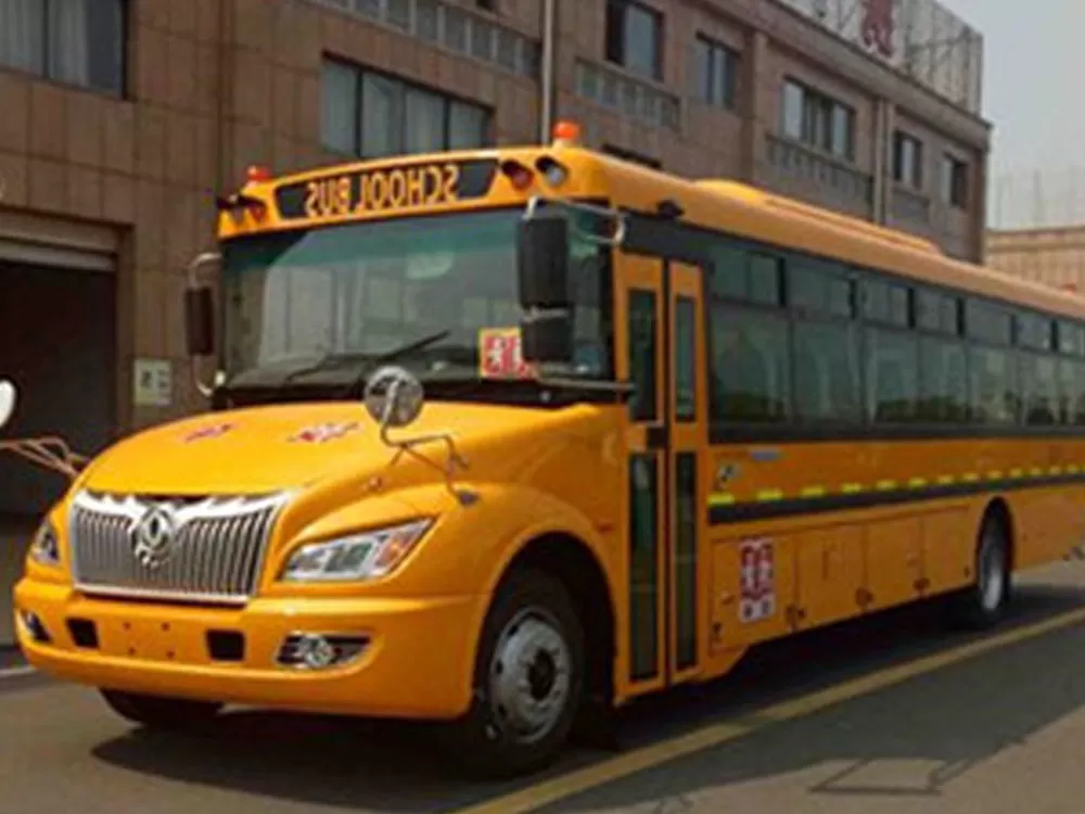 Dongfeng Chaolong EQ6110ST6D school bus for primary and secondary school students (diesel National VI emission standard, 24-56 seats)