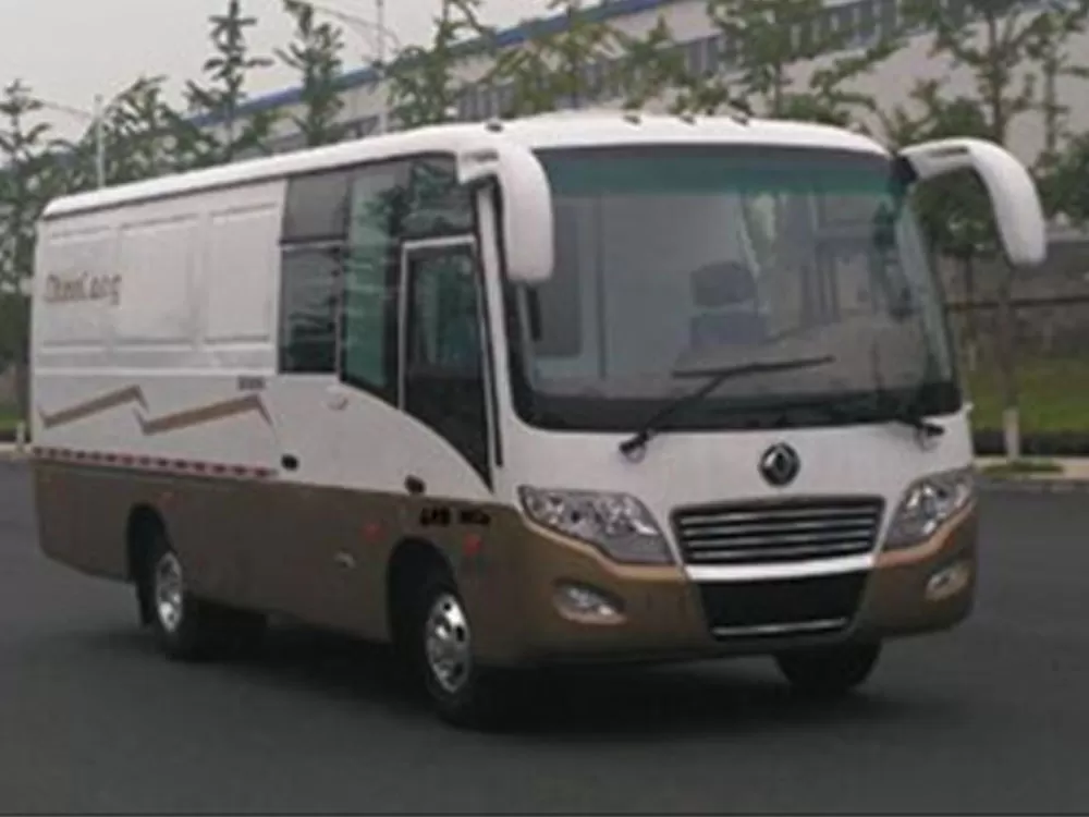 Dongfeng Chaolong EQ5091XXYTV van truck (diesel National V standard, 2-6 seats)