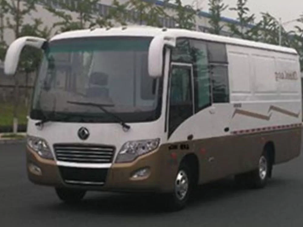 Dongfeng Chaolong EQ5091XXYTV van truck (diesel National V standard, 2-6 seats)