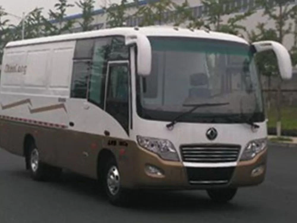 Dongfeng Chaolong EQ5091XXYTV van truck (diesel National V standard, 2-6 seats)