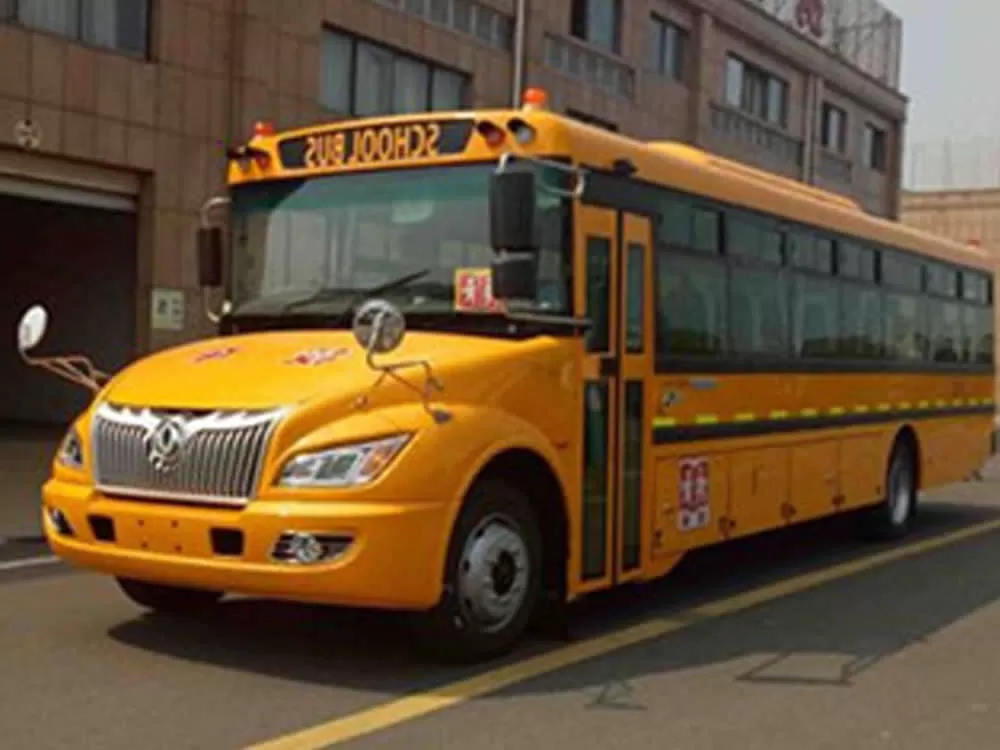 Dongfeng Chaolong EQ6110ST6D school bus for primary and secondary school students (diesel National VI emission standard, 24-56 seats)
