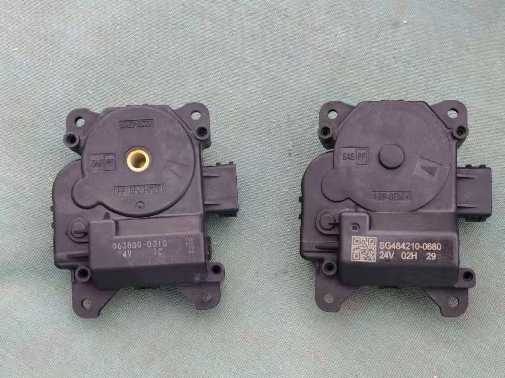 Excavator, bulldozer, and tractor spare parts servo motor assembly part number ND0638000300 ND063800-0300