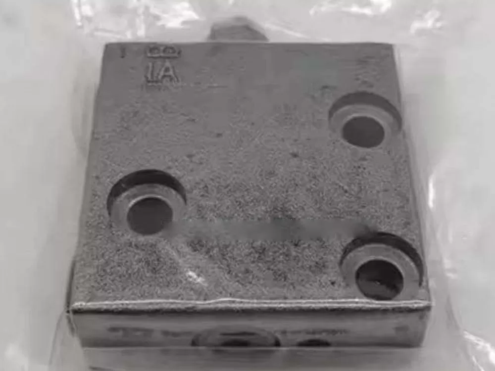 Pressure reducing relief valves for PC200-7 excavator spare parts: 7234071103, 723-40-71103, 723-40-71900, 7234071900