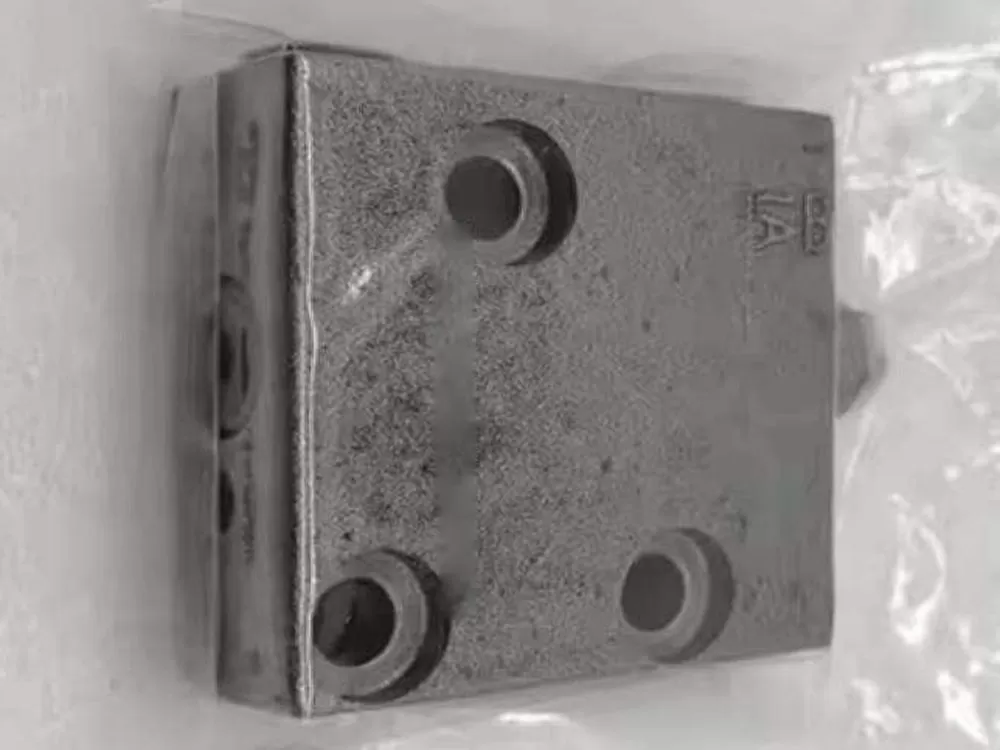 Pressure reducing relief valves for PC200-7 excavator spare parts: 7234071103, 723-40-71103, 723-40-71900, 7234071900