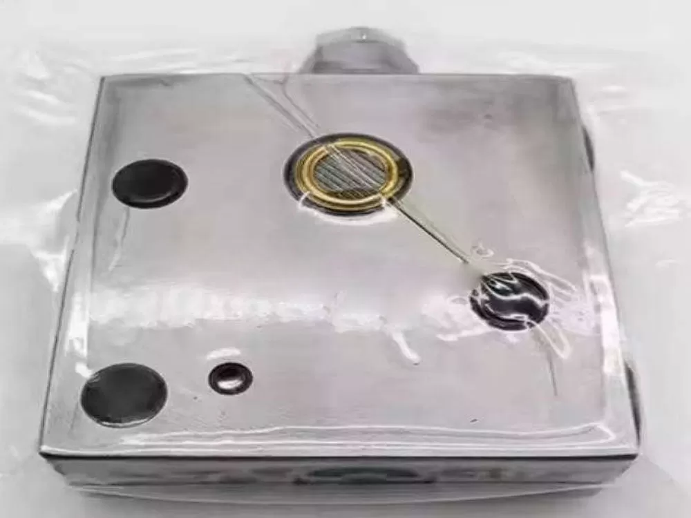 Pressure reducing relief valves for PC200-7 excavator spare parts: 7234071103, 723-40-71103, 723-40-71900, 7234071900