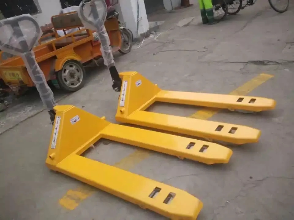 Inspección diaria y precauciones operativas para transpaletas hidráulicas manuales