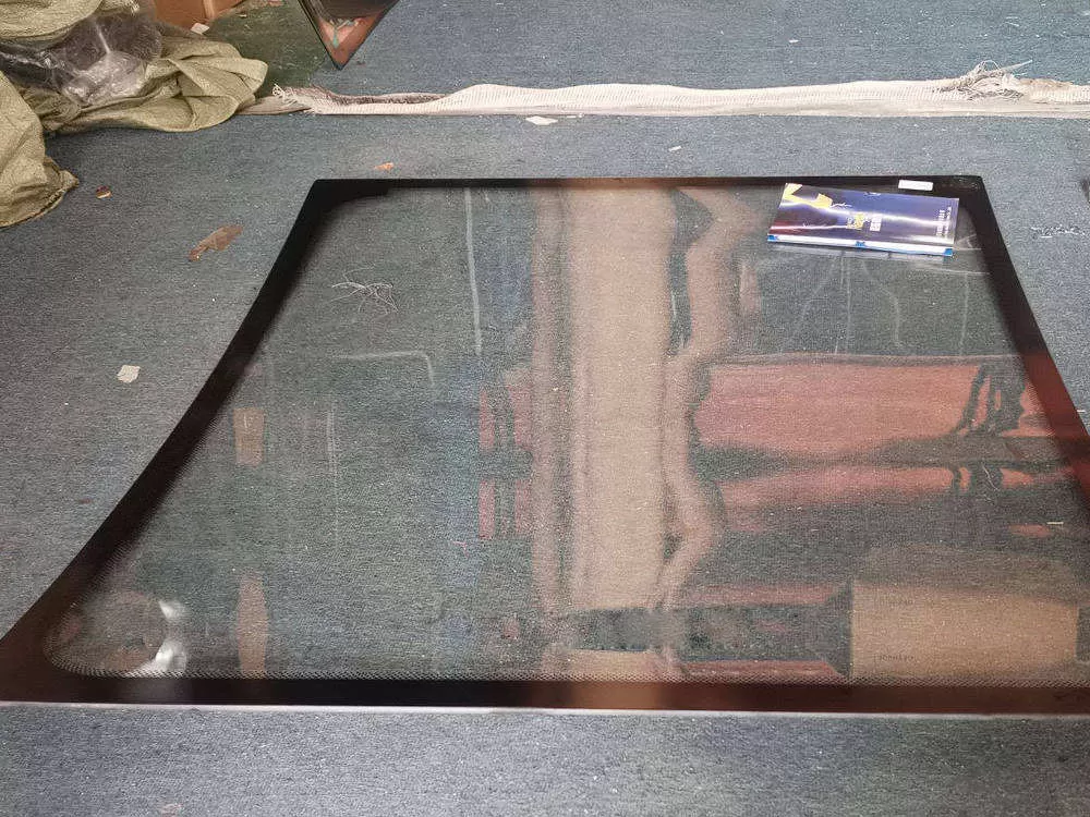 Excavator DX225 cab front upper glass K1033880, front lower glass 9030074 903-0074