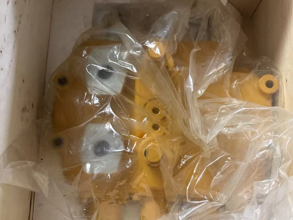 La válvula de cierre rápido número de pieza 1956314001 195-63-14001 es una pieza de repuesto para la excavadora SD32.