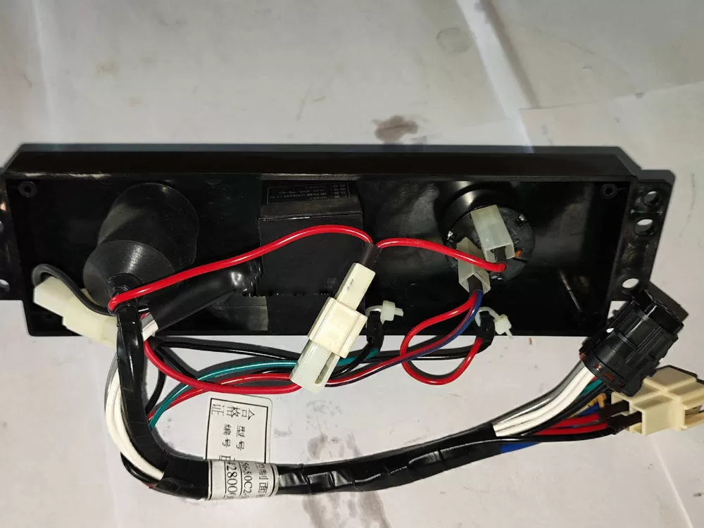 Original control panel 1457-58C-08000 GK26-50A-70-40 1457-58-08000 GK56-5.0C2-50 is suitable for construction machinery.