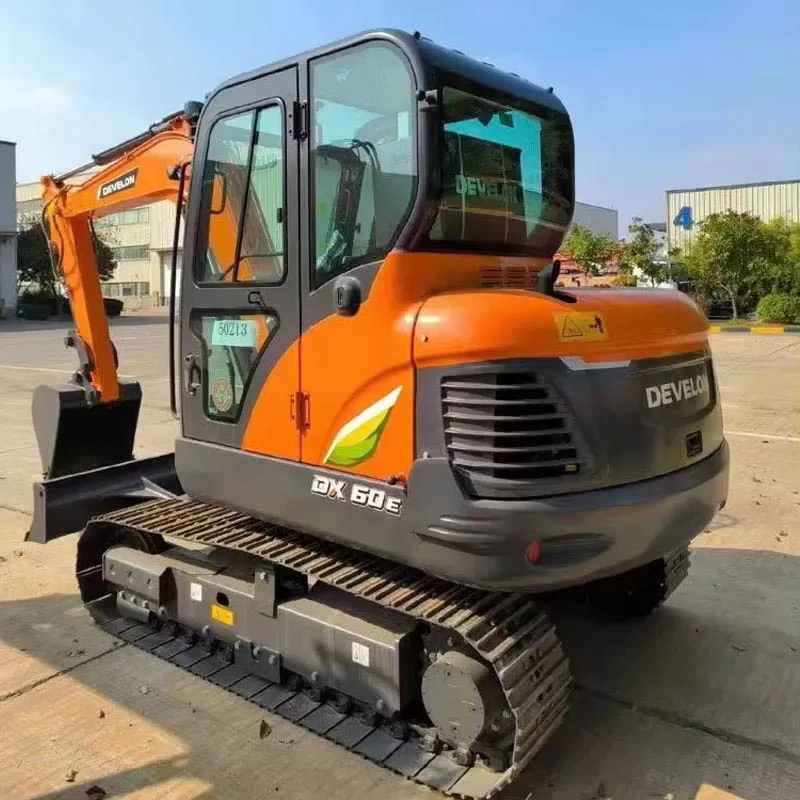 Disponemos de excavadoras de cadenas Deweilon DX60, DX75, DX130, DH150W y DX225LC nuevas en stock y de excelente calidad.