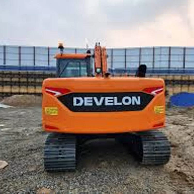 Disponemos de excavadoras de cadenas Deweilon DX60, DX75, DX130, DH150W y DX225LC nuevas en stock y de excelente calidad.