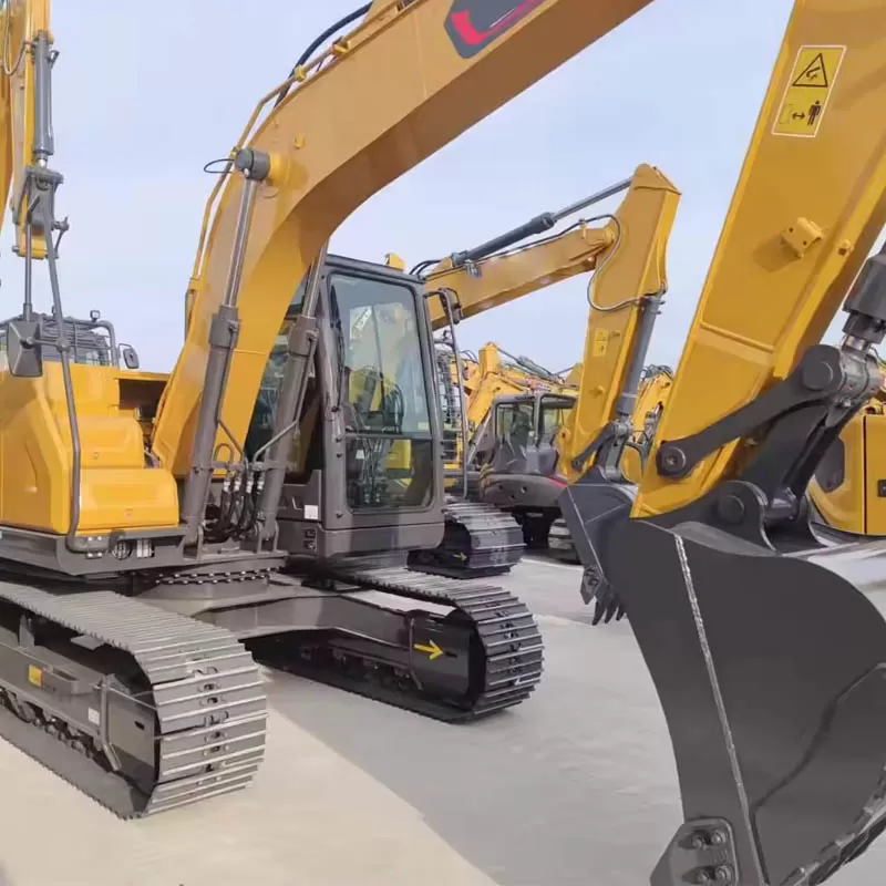 La excavadora XE140I cuenta con un motor personalizado para mejorar la eficiencia del combustible y un alto rendimiento.