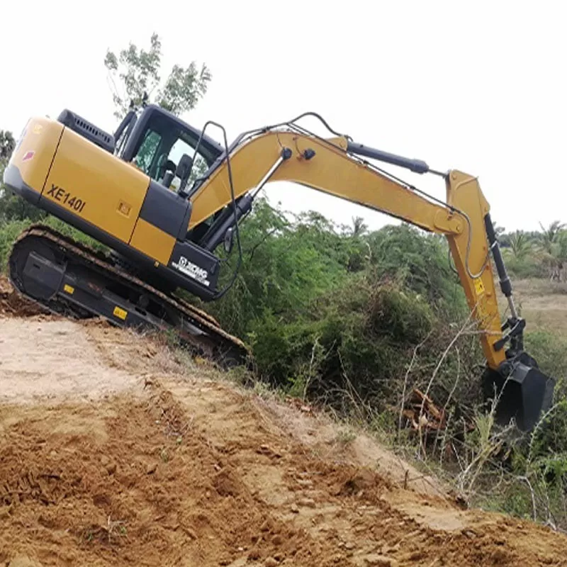 El actuador hidráulico ajustable XE140I es adecuado para pilotes de hormigón/acero en sitios fotovoltaicos de carreteras.