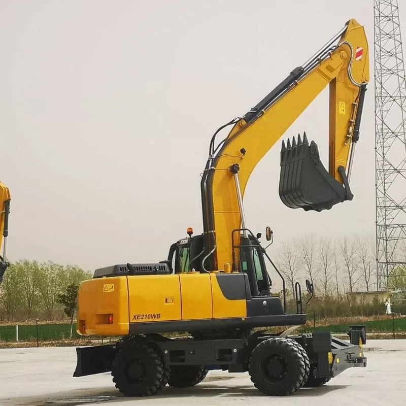 La excavadora de largo alcance de 21 toneladas y alto rendimiento Xe210 está disponible para la venta.