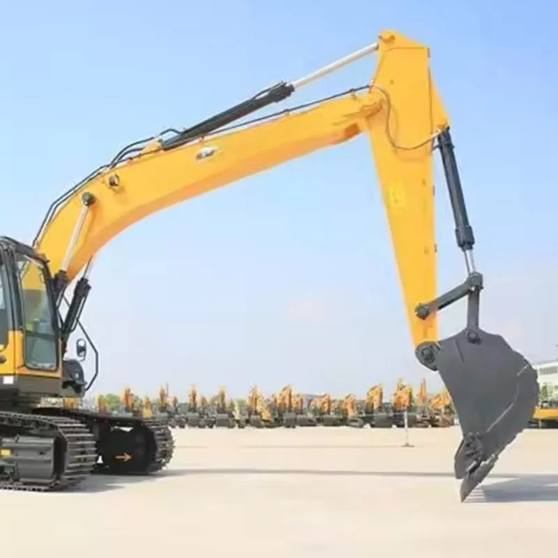 La excavadora de cadenas China XE215E para equipos de movimiento de tierras está disponible para la venta.