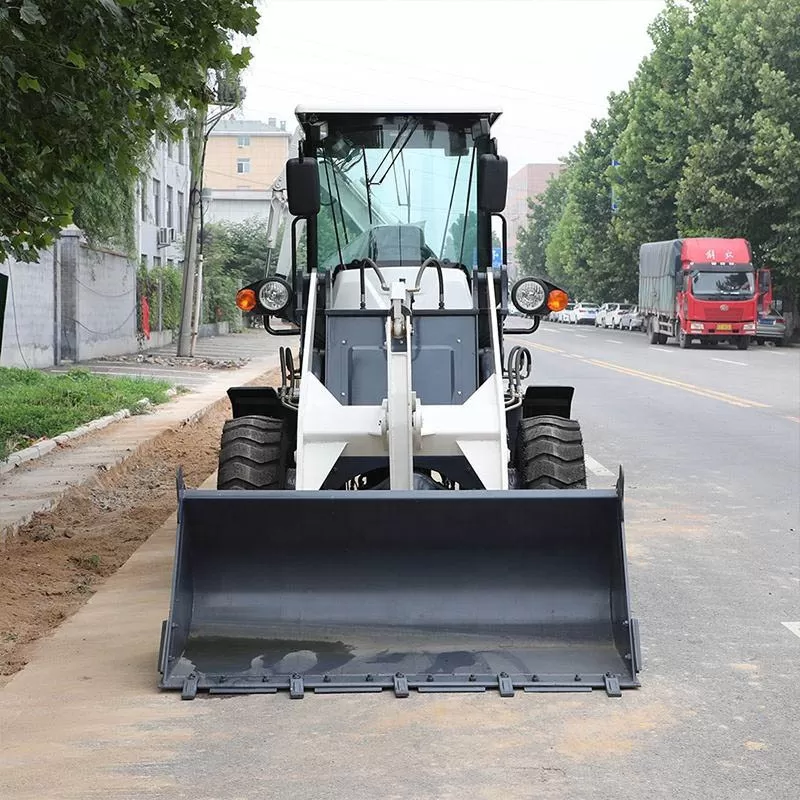 حفارة خلفية صغيرة رباعية الدفع من المصنع