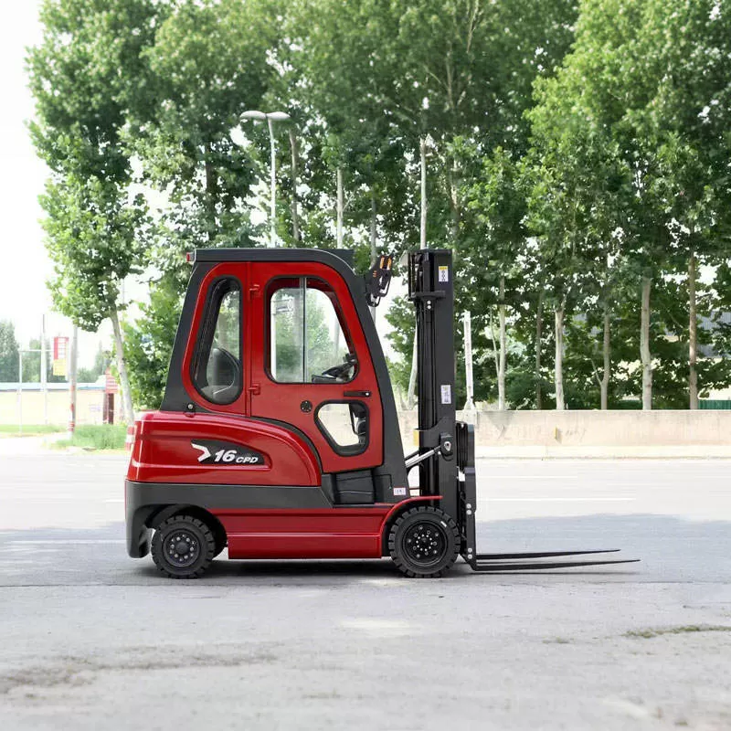 تستخدم هذه الرافعة الشوكية الكهربائية الصغيرة بطارية رصاص حمضية سعة 1.6 طن، وهي مناسبة للورش والشركات الصغيرة. تتميز بسهولة تشغيلها.