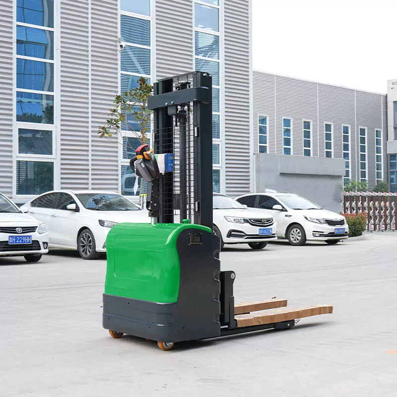 High-demand mini electric stacker cranes are selling well; CE certified pallet stacker cranes are available.