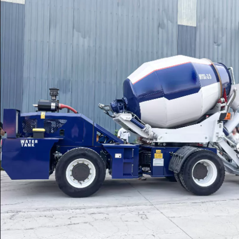 Small concrete mixer truck, self-loading cement mixer truck, mini concrete mixer truck