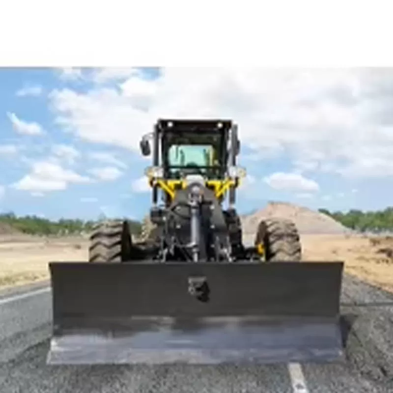 تستخدم آلة التسوية الزراعية التي تزن 17 طنًا وقدرتها 160 كيلوواط محرك Cummins كمكون أساسي لها.