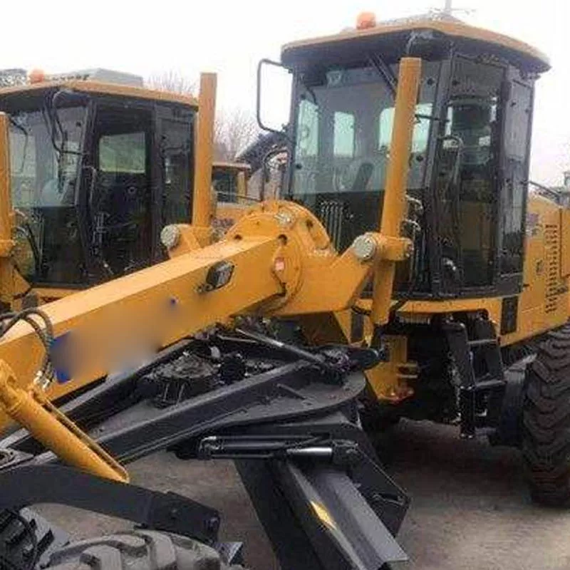 تعتبر آلة تسوية التربة GR2405 بقوة 250 حصانًا من أكثر المنتجات مبيعًا في الصين.