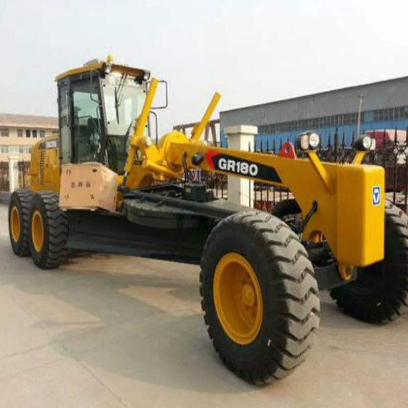 توفر الشركة المصنعة جرافة تسوية الطرق GR3003 بقوة 300 حصان بأسعار معقولة.