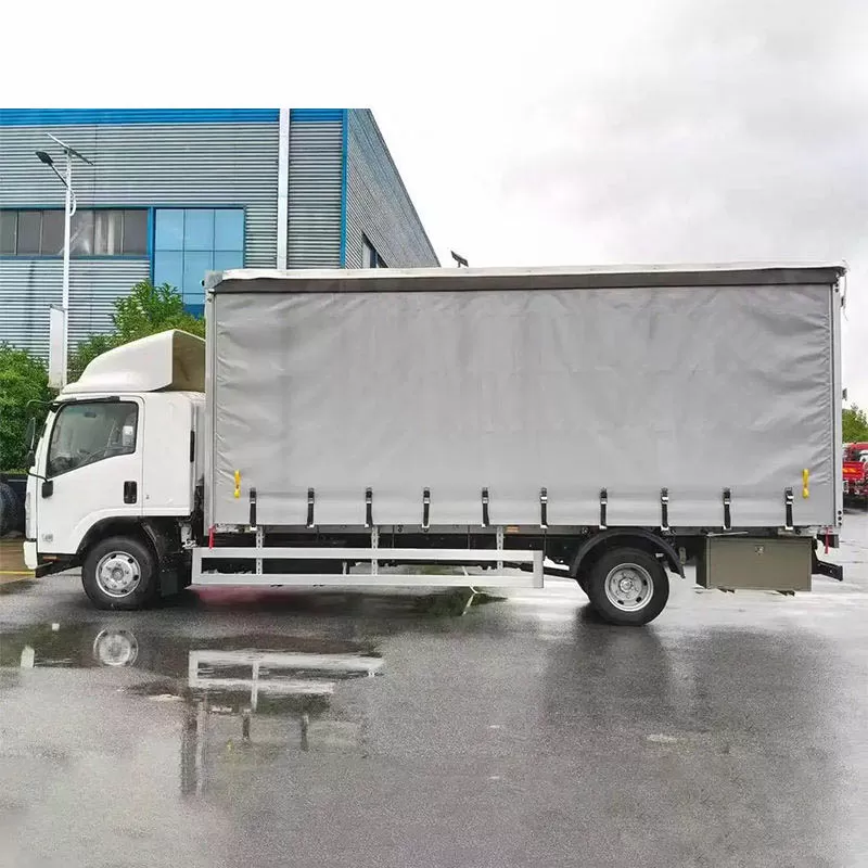 شاحنة إيسوزو ELF KV100 الجديدة 4x2 ديزل، حمولة 3-5 أطنان، خفيفة الوزن، كابينة مفردة، يورو 6، صندوق ستارة من النوع الأيسر