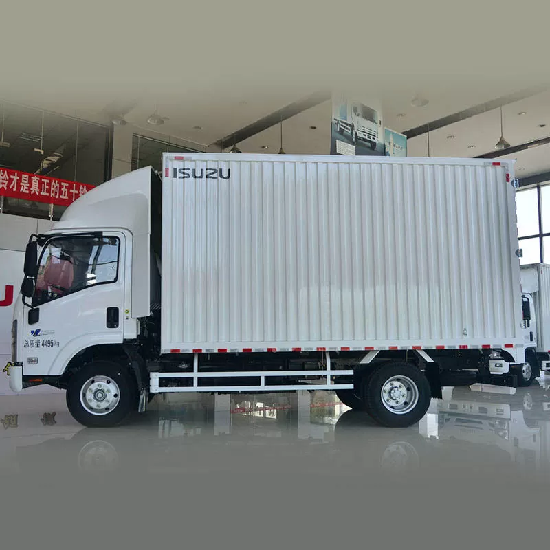New Euro 6 light truck, 8-10 ton payload, quick-shift manual transmission, 4K diesel engine, left-hand turn.