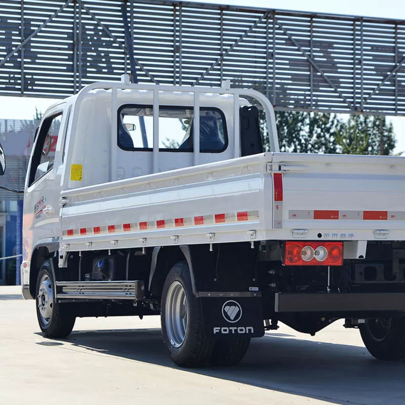 Cami&oacute;n ligero Foton Aoling M-Card de 122 hp y 3,94 m con cabina extendida