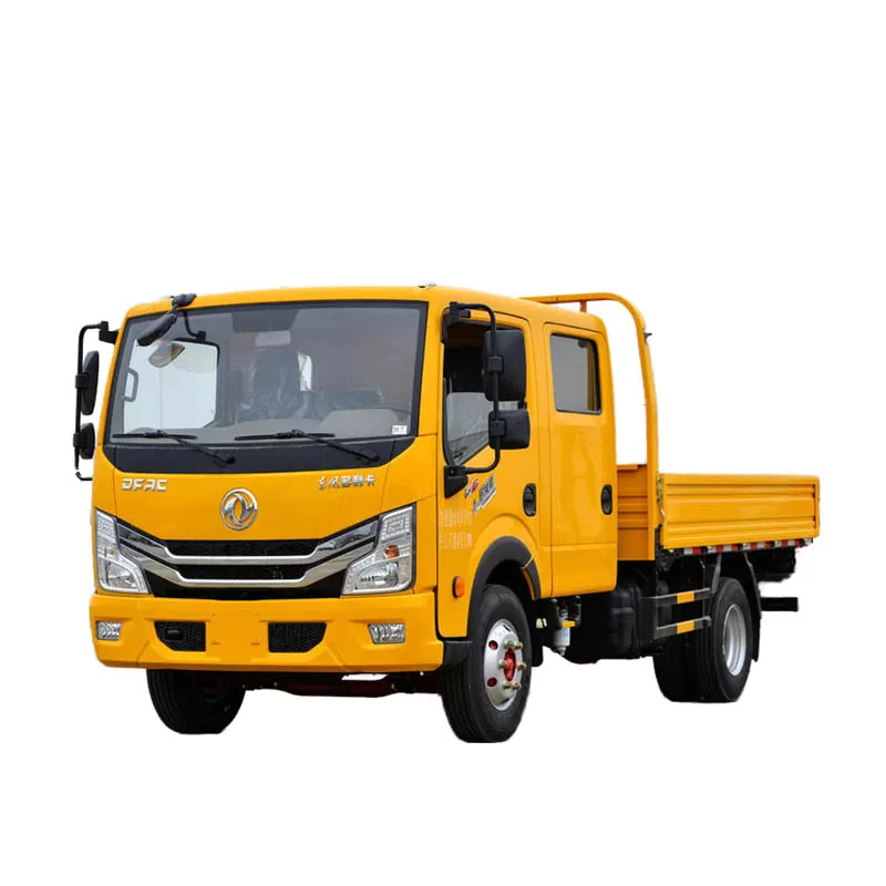 Minivan Dongfeng de cabina doble, cuatro puertas, motor di&eacute;sel Yuchai de 140 hp, norma de emisiones Euro VI.