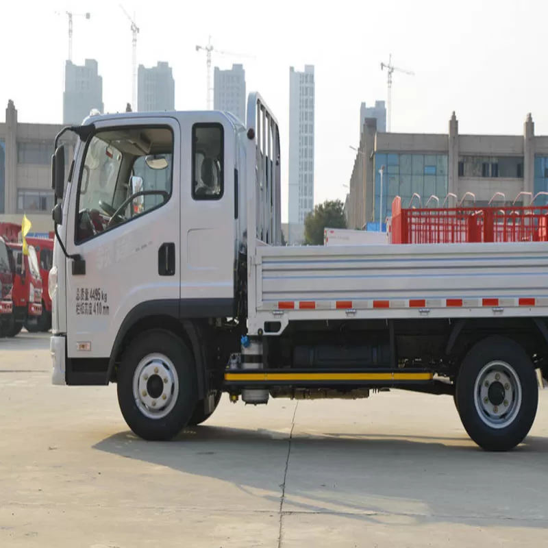 Cami&oacute;n ligero FAW Jiefang de 130 hp y 3,82 m con cabina extendida