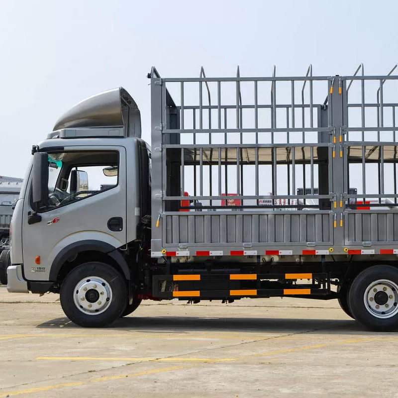 شاحنة دونغفنغ كومينز الخفيفة ذات الكابينة المفردة والسطح المسطح