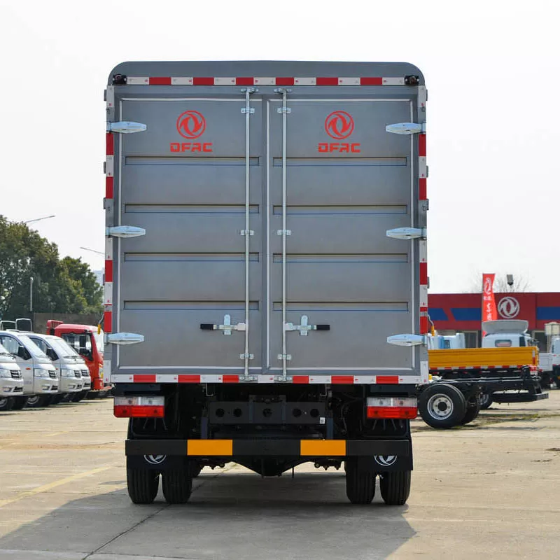 شاحنة دونغفنغ كومينز الخفيفة ذات الكابينة المفردة والسطح المسطح