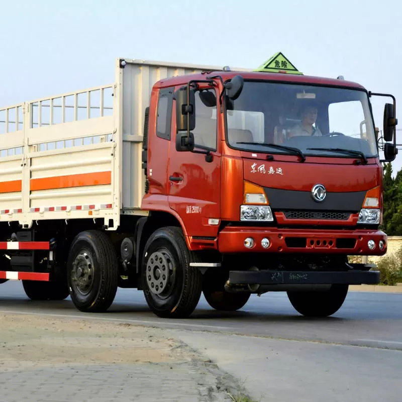 مركبة نقل أسطوانات الغاز من طراز دونغفنغ 6X2، مركبة نقل أسطوانات الغاز من النوع المقطور بقوة 210 حصان.