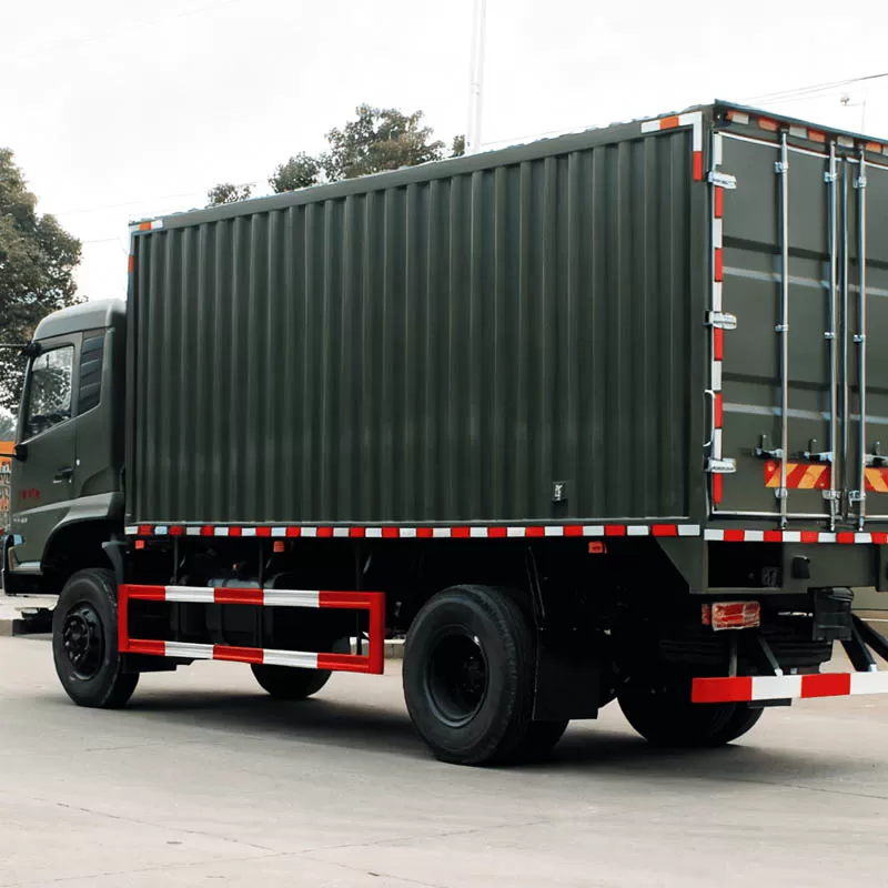 تتميز شاحنة دونغفنغ كومينز الجديدة التي تعمل بالديزل بقدرة تحميل عالية وأداء قوي على الطرق الوعرة، مما يجعلها مناسبة للتضاريس المعقدة.