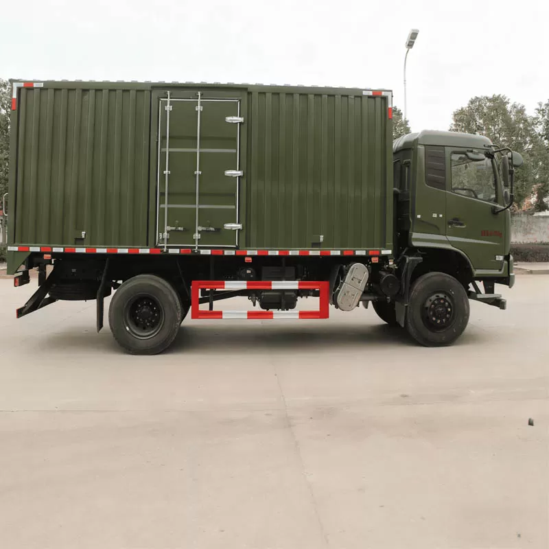 تتميز شاحنة دونغفنغ كومينز الجديدة التي تعمل بالديزل بقدرة تحميل عالية وأداء قوي على الطرق الوعرة، مما يجعلها مناسبة للتضاريس المعقدة.