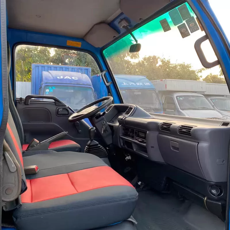 Used Isuzu 4x2 van, light truck, diesel, 120 hp, Euro 5 rated.