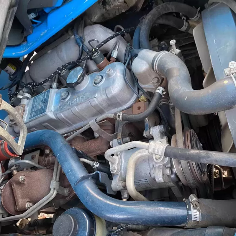 Used Isuzu 4x2 van, light truck, diesel, 120 hp, Euro 5 rated.