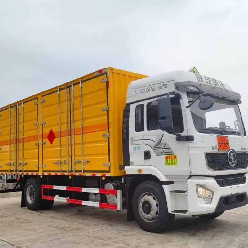 Shaanxi Automobile Delong L5000 Hazardous Chemical Transport Vehicle with Cummins Engine