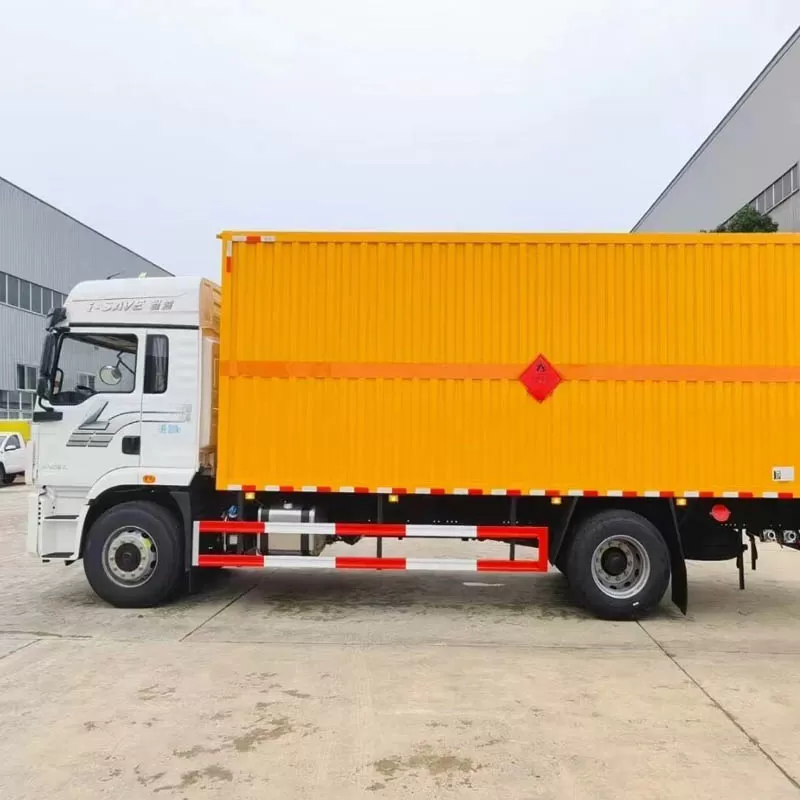 Shaanxi Automobile Delong L5000 Hazardous Chemical Transport Vehicle with Cummins Engine