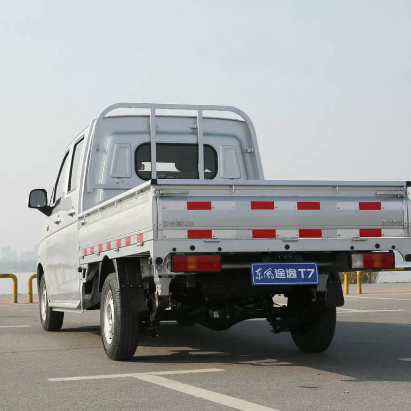 New Dongfeng T7 Double-Cab Mini Truck 2025 Model: 122hp Gasoline Engine, 5-Speed ​​Manual Transmission