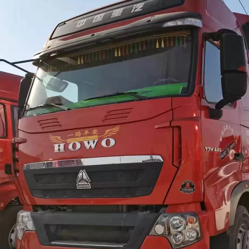 Sinotruk Howo T7H 4x2 6-wheel tractor truck for sale, made in China.